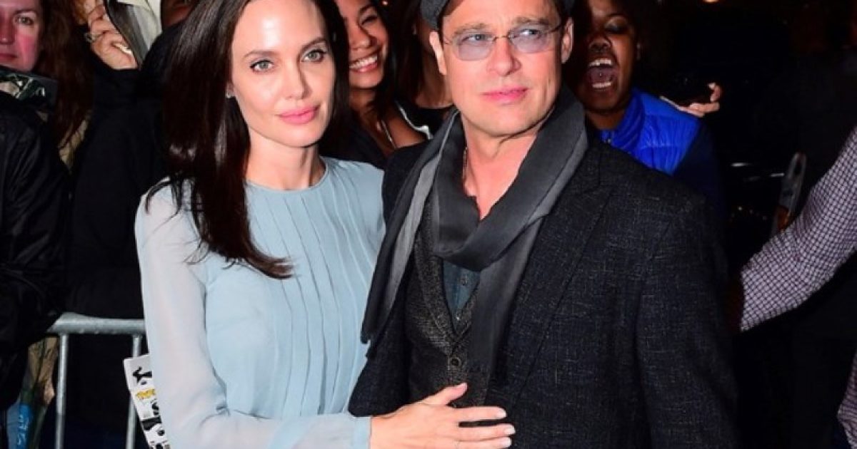 Casal lançou 'À Beira Mar', que conta com direção e atuação de Jolie (Foto: Reprodução / AKM-GSI)