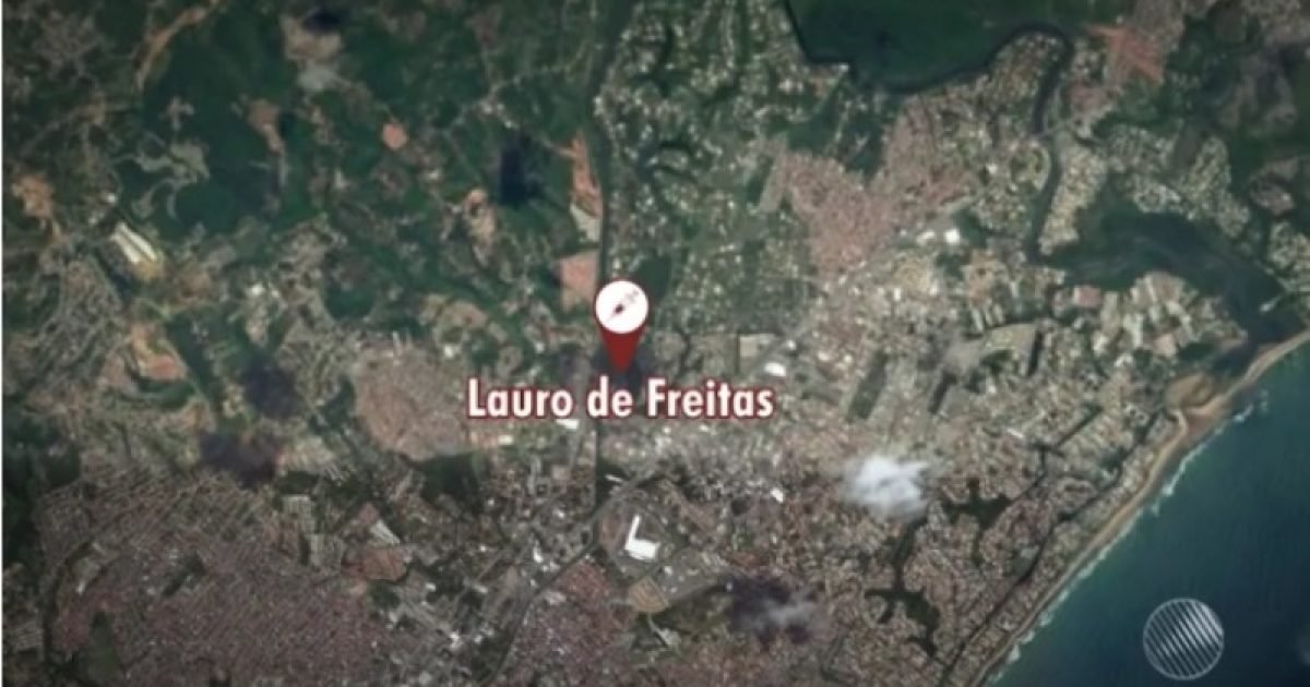 Ataque ocorreu na noite do sábado (22), em um ponto de ônibus na BA-099, conhecida como Estrada do Coco (Imagem: Reprodução/TV Bahia)