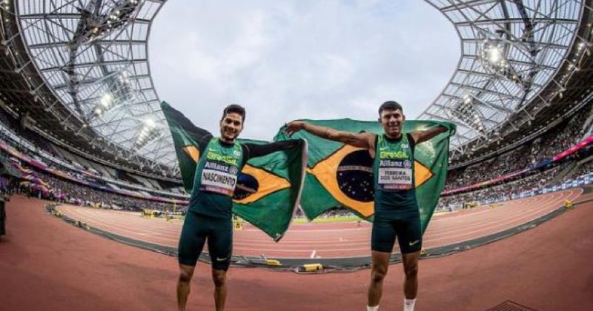 Petrúcio Ferreira (direita) e Yohansson Nascimento conquistam ouro e prata no Mundial de Atletismo Paralímpico, em Londres (Foto: Divulgação/Comitê Paralímpico Brasileiro)