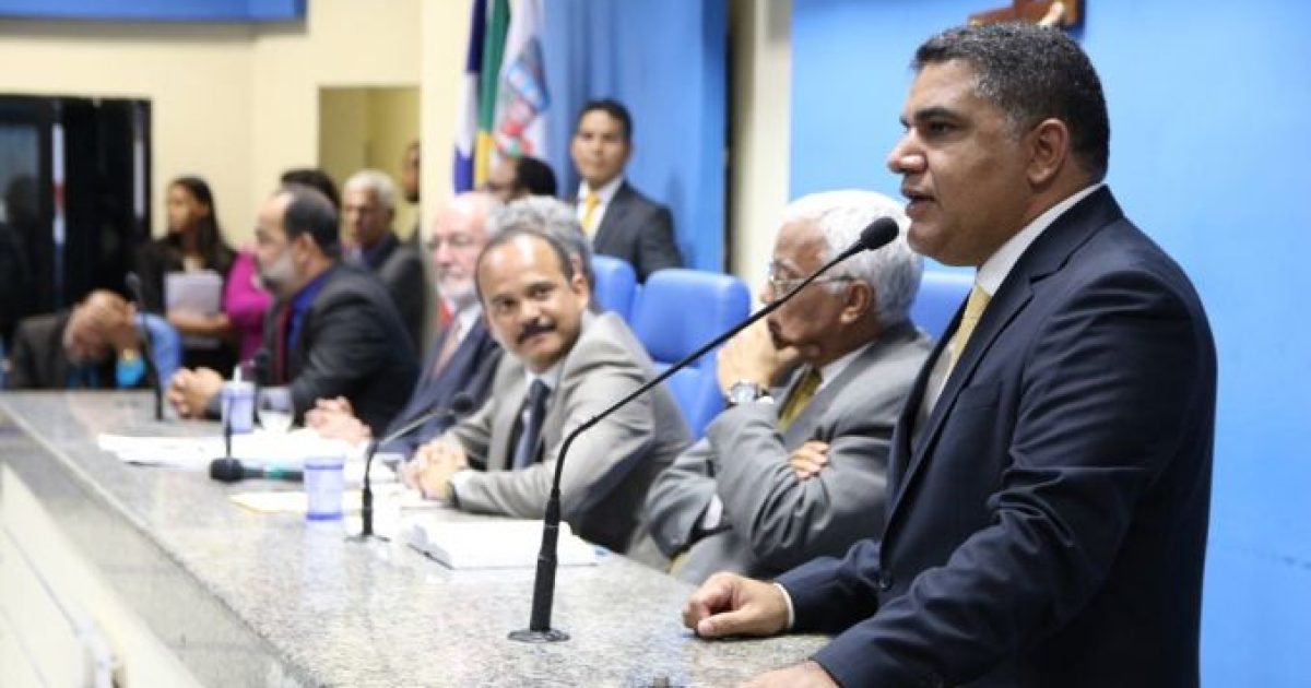 Oziel Araújo (PSDB), ele é acusado de fraudar, junto com 16 vereadores (veja lista abaixo), recursos públicos do legislativo municipal. ( Foto: Reprodução / Heriks-trabuco