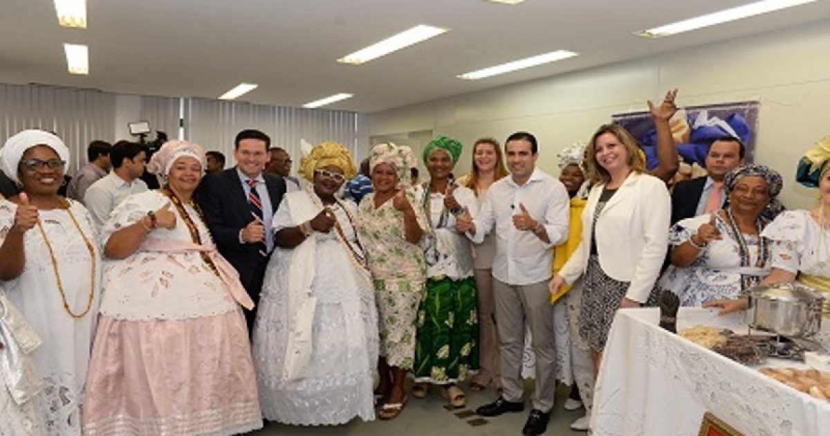 Estudo para oficialização da profissão de baiana de acarajé tem início em Salvador (Foto: Prefeitura de Salvador)