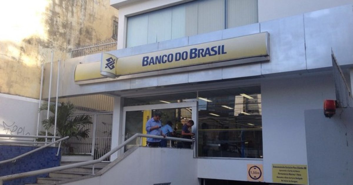 Agência do Banco do Brasil foi assaltada no bairro do Canela, em Salvador (Foto: Maiana Belo/G1)