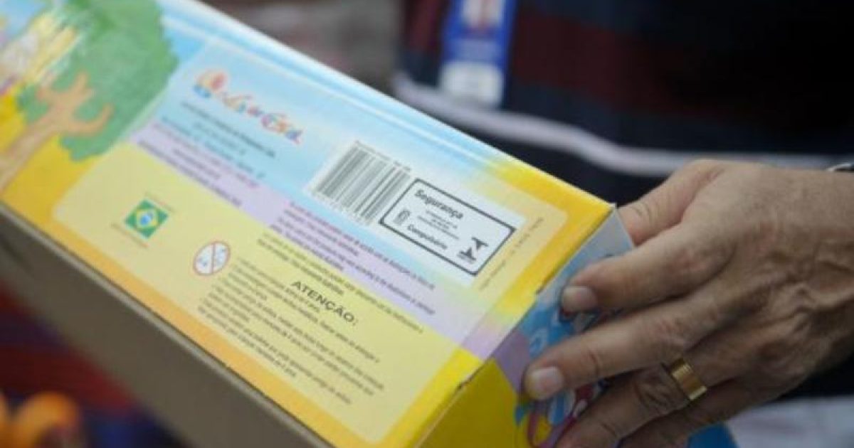 Verificar se o produto tem o selo do Inmetro é um dos cuidados que os pais devem ter ao comprar brinquedos para o Dia da Criança. Foto: Arquivo/Agência Brasil