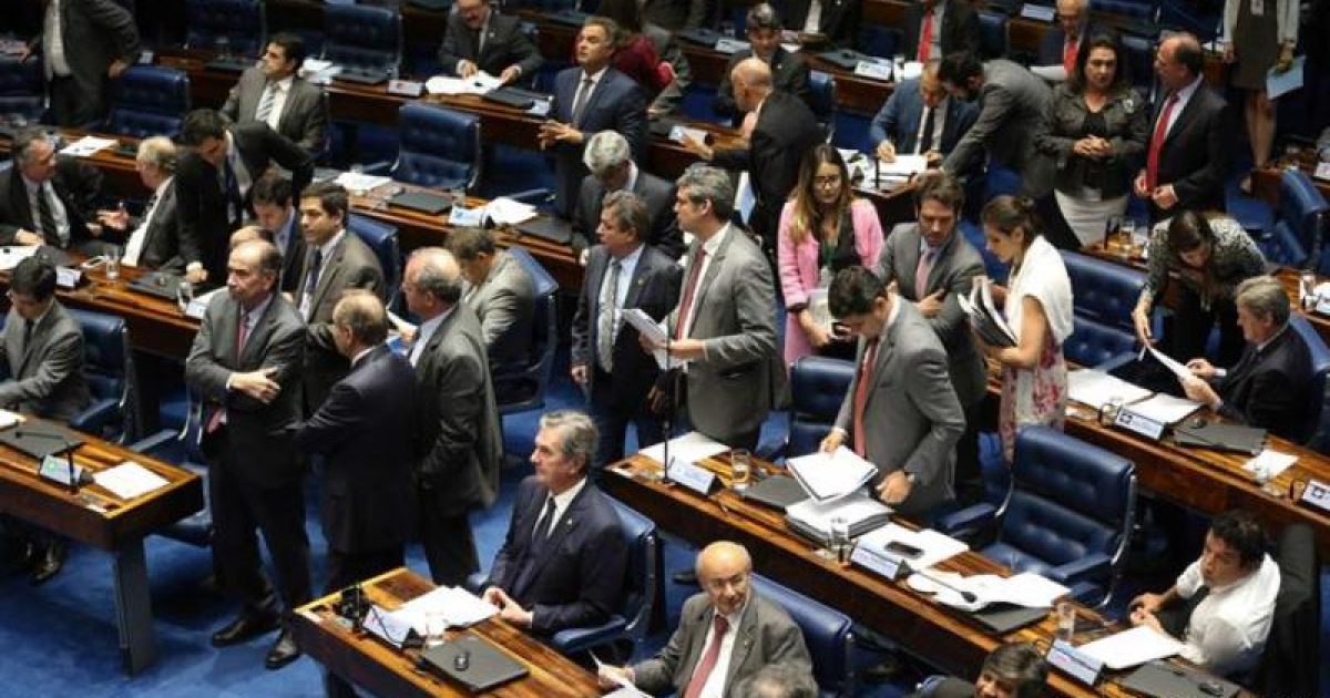 Sessão da PEC da reforma política, no início de novembro. Senado se prepara agora para votar a PEC do teto dos gastos (Foto: Agência Brasil)