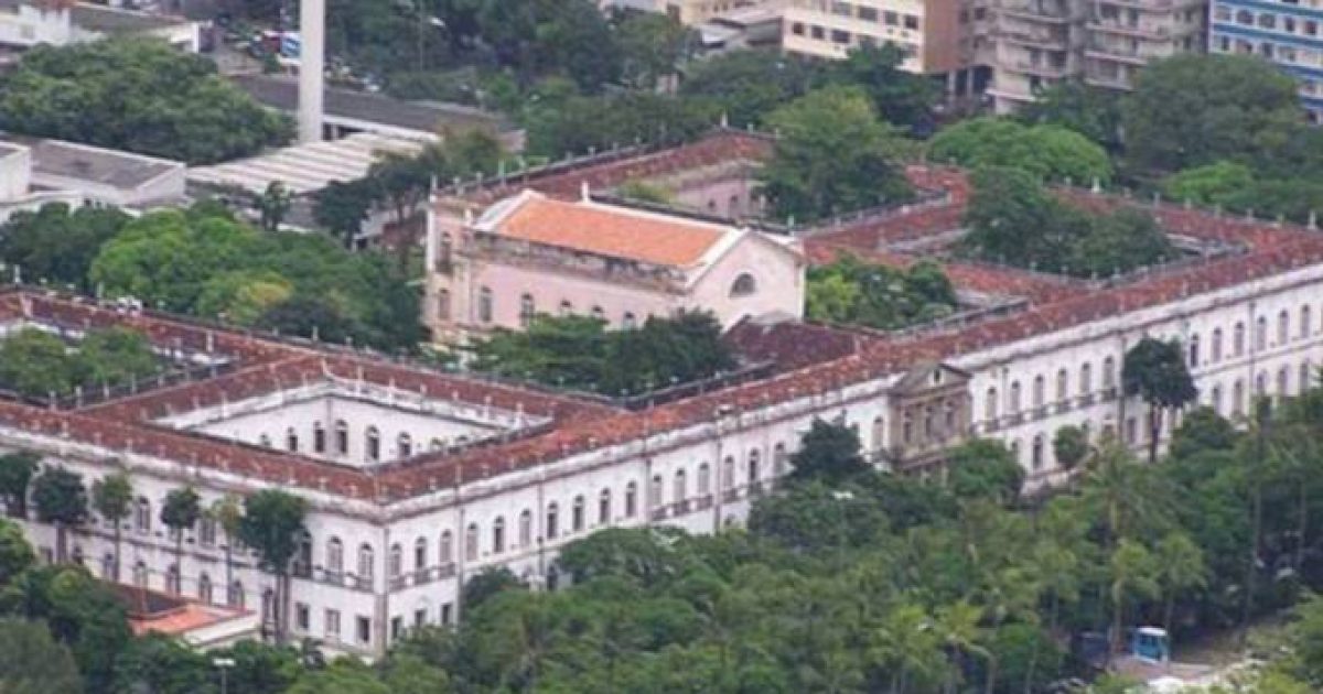 Recursos contemplam universidades federais e a rede federal de educação profissional, científica e tecnológica. No foto, Campus da Universidade Federal do Rio de Janeiro. (Foto: Wikimedia Commons)