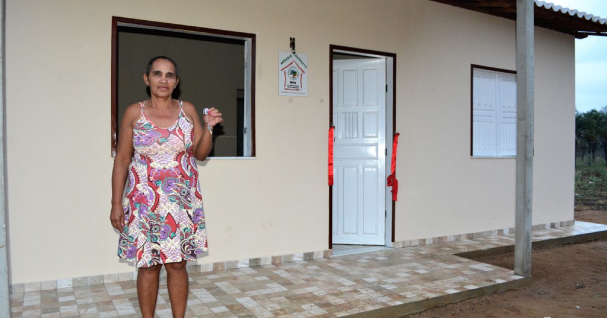 Casas foram entregues aos membros da Associação de Pequenos Agricultores do Sudoeste da Bahia (Foto: Aurelino Xavier/SDR)