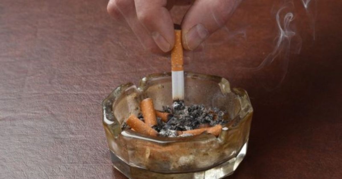 Um em quatro homens e uma em 20 mulheres fumavam diariamente em 2015 (Foto: Getty Images/Reprodução/BBC)