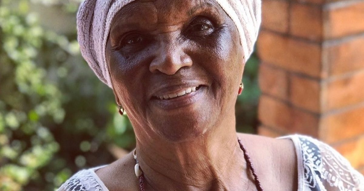 Chica Xavier - com mais de 60 anos de carreira, destacou-se como uma dos maiores símbolos da representatividade negra na arte brasileira. — Foto: Reprodução/Instagram Luana Xavier