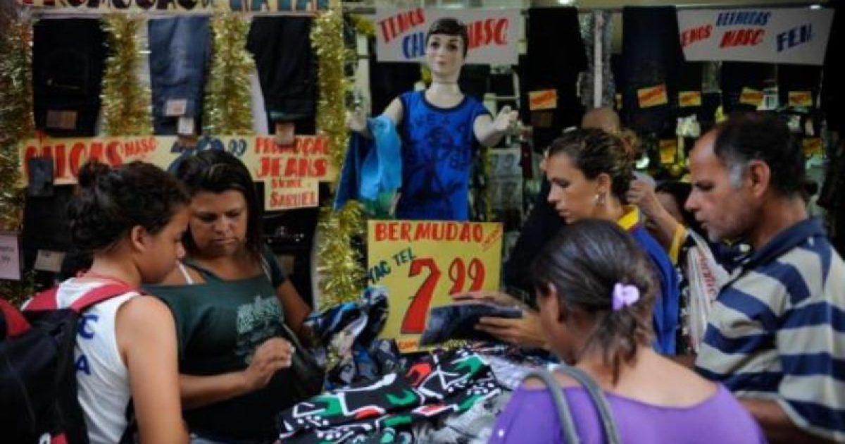 Pesquisa indica que, no comércio, aumento com ganhos salariais atingiu 53% das negociações. (Foto: Arquivo/Agência Brasil)