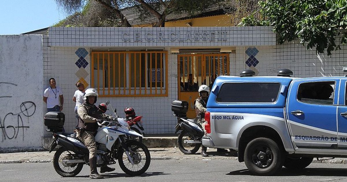 Polícias civil e militar ocupam as regiões dos bairros do IAPI, Pero Vaz, Santa Mônica, Liberdade e Calçada (Evandro Veiga/CORREIO)