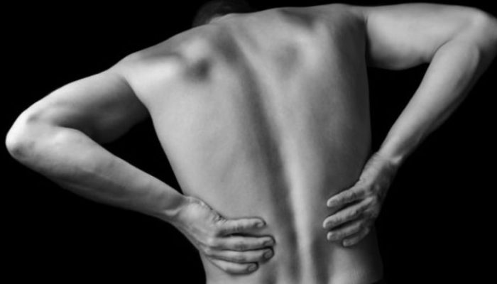 Dor no ciático, hérnia e rigidez no pescoço são alguns dos problemas que podem se tornar crônicos. Foto: Reprodução/BBC Brasil/ Thinkstock