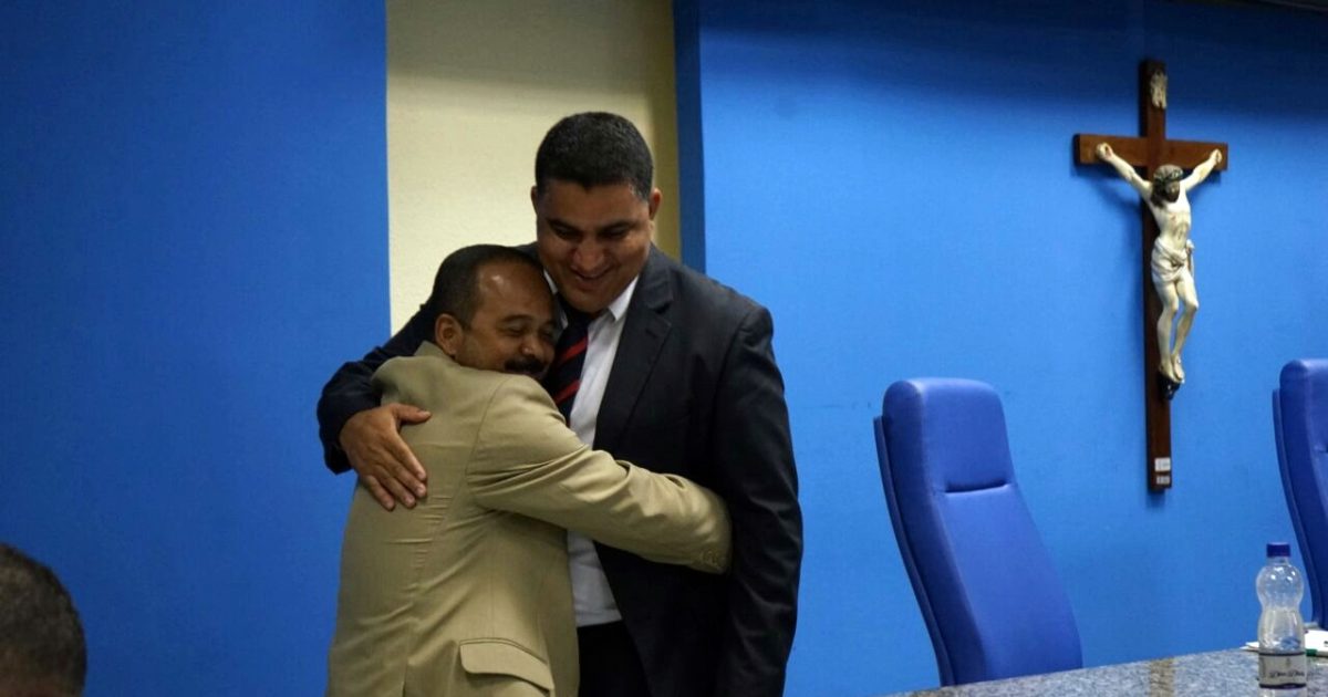 Oziel Araújo recebeu o convite do vereador Antonio Elinaldo para fazer parte do DEM
Foto: divulgação