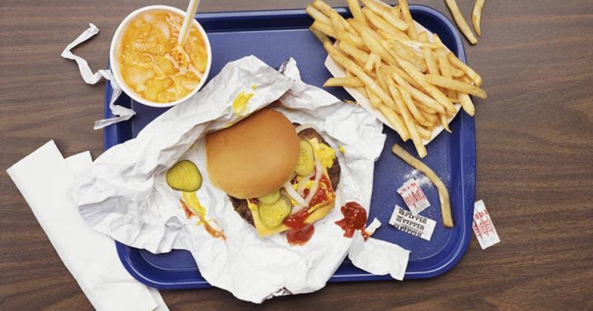 Estudo alerta para químico nocivo em comida de fast food. (Foto: Reprodução/Exame.com)