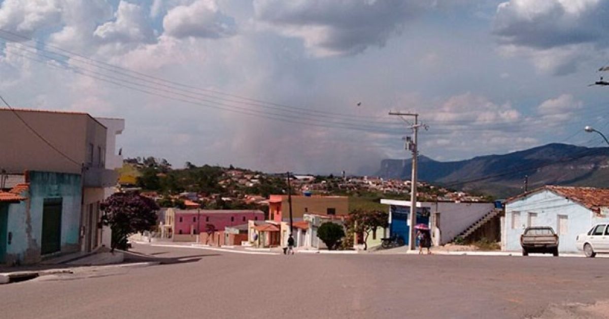 Focos de incêndio voltaram a atingir áreas de vegetação em cidades na Chapada Diamantina (Foto: Reprodução / Site Vinny Publicidade)