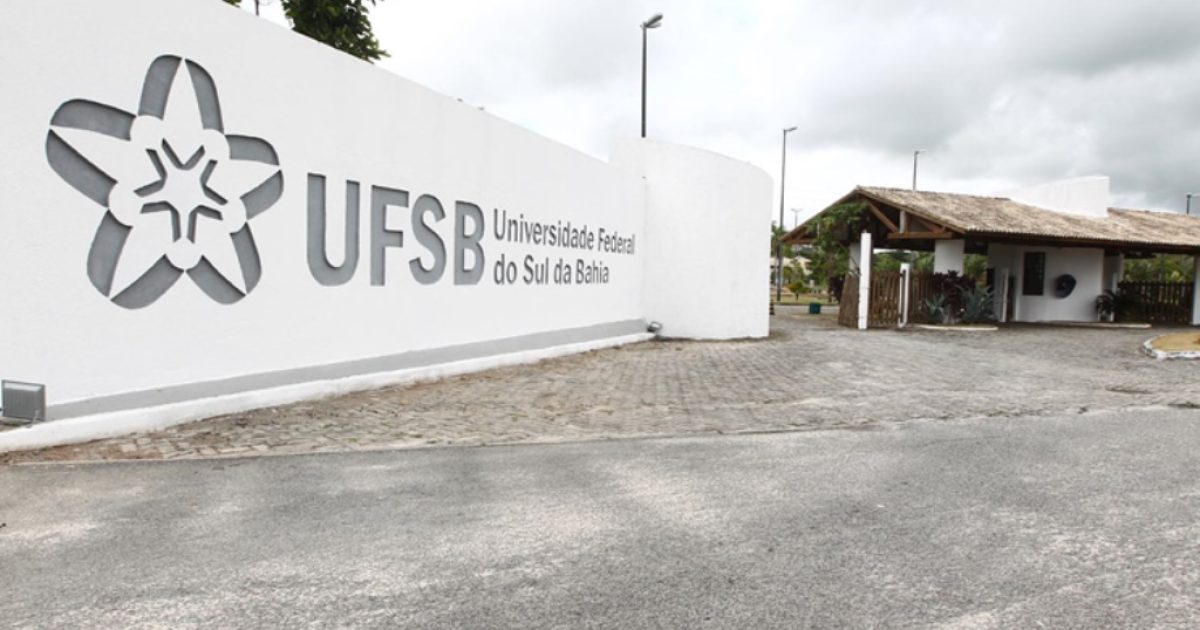 Os colégios universitários formam uma rede de unidades de ensino da UFSB, que funciona dentro de escolas da rede estadual da região sul da Bahia.  (Foto: Reprodução / Agecom)
