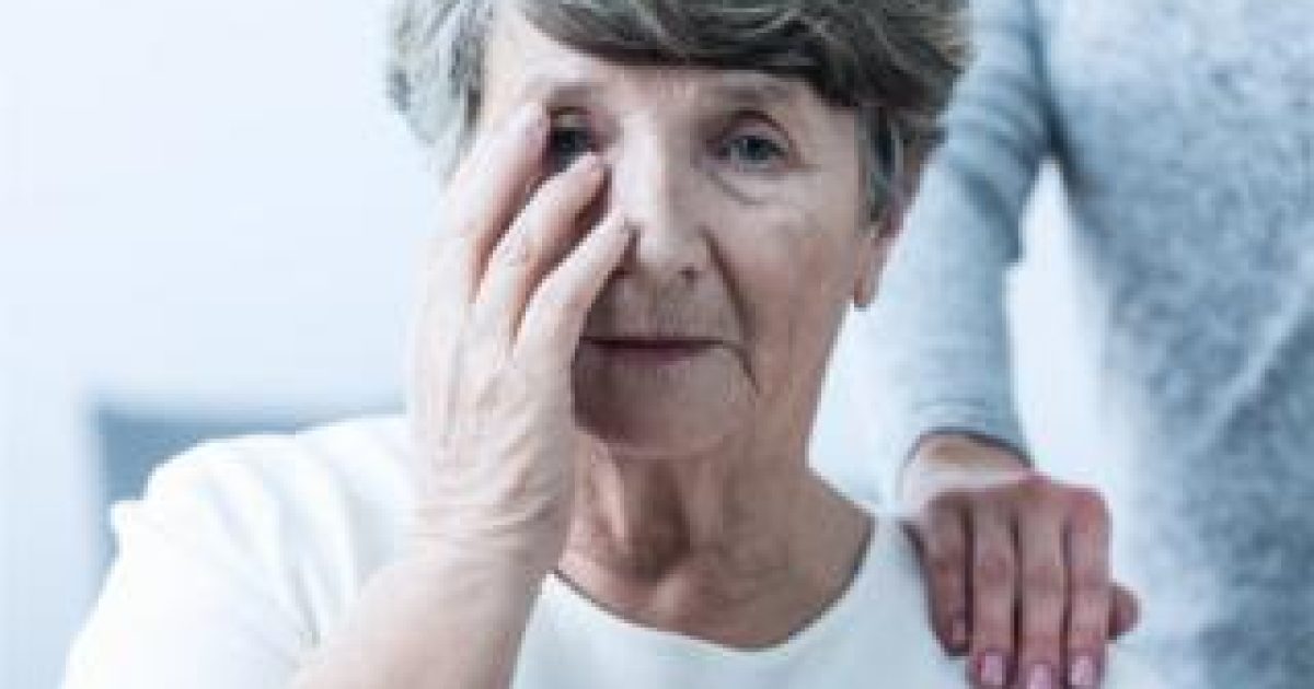 Um dos primeiros sintomas do Alzheimer é a perda de memória recente (Foto: Getty Images)