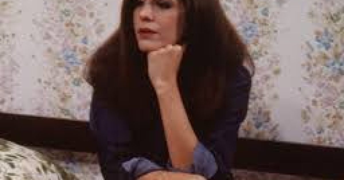 Estrela em diversas produções famosas, Sandra Bréa foi considerada símbolo sexual dos anos 70 e 80. (Foto: Reprodução / Famosidades)