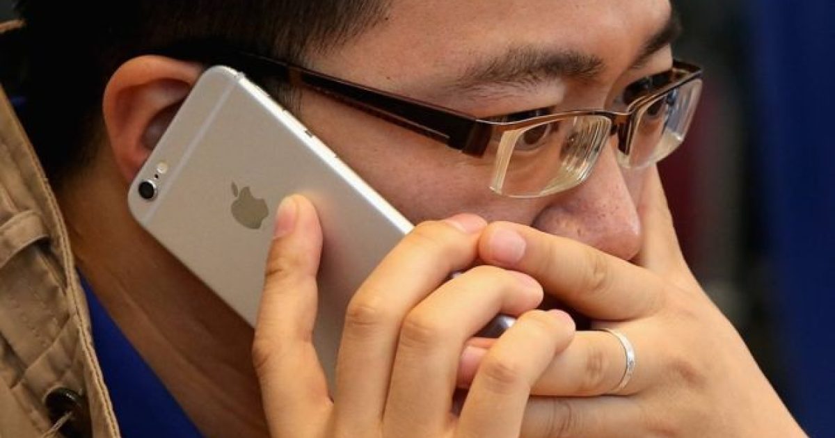 Donos de iPhone desconfiavam há tempos que a Apple intencionalmente reduzia a performance do celular (Foto: Getty Images)