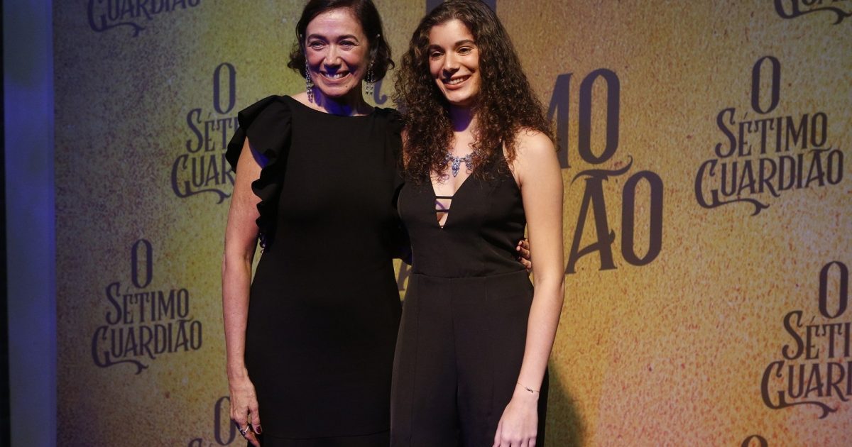 No elenco de O Sétimo Guardião, Lilia Cabral e a filha Giulia Figueiredo vivem a personagem Valentina Marsalla. ( Foto: Globo)