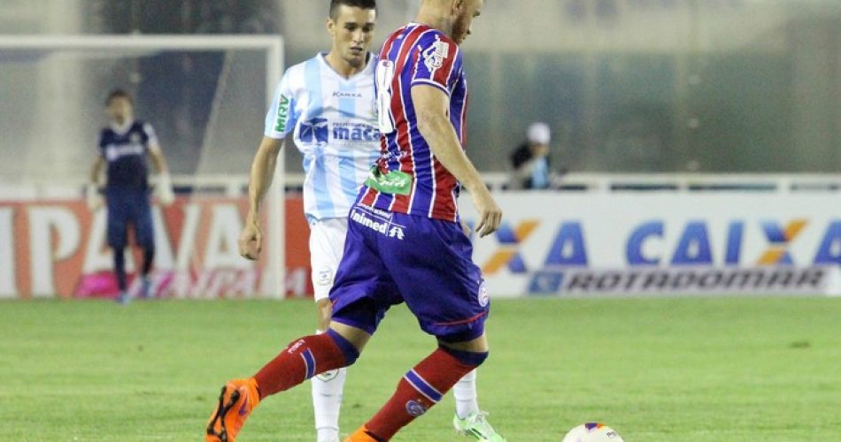 Partido entre Bahia e Macaé é marcada por equilíbrio e muita movimentação, apesar do 0 a 0 (Foto: Tiago Ferreira / Macaé Esporte)