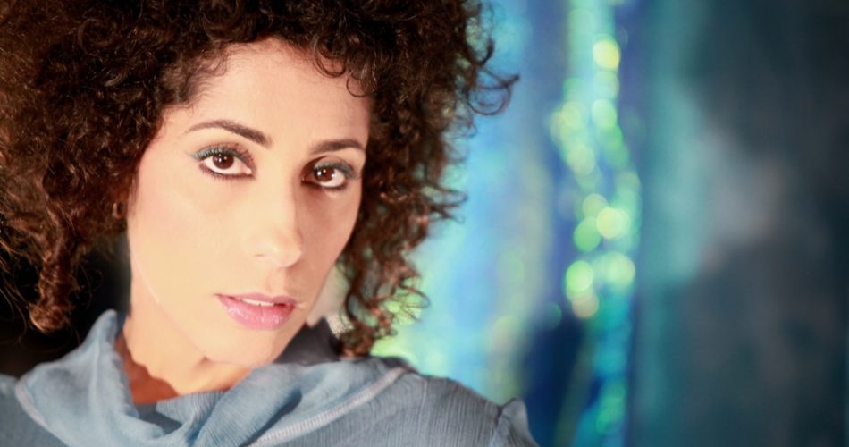 Márcia Castro apresenta show inspirado em seu mais recente álbum “Das Coisas que Surgem”. Foto: Reprodução/Secult