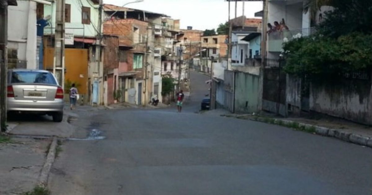 Mata Escura tem toque de recolher após morte de traficante. (Foto: Júlio César Almeida/TV Bahia)