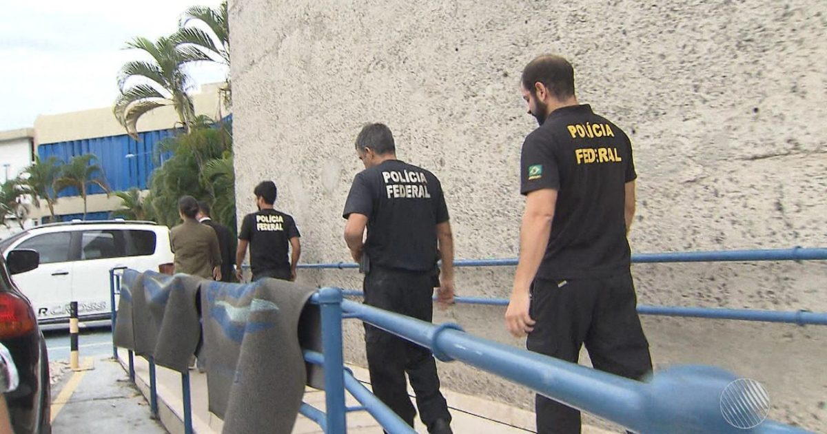 Polícia Federal cumpre mandados de busca e apreensão em Salvador (Foto: Reprodução/TV Bahia)