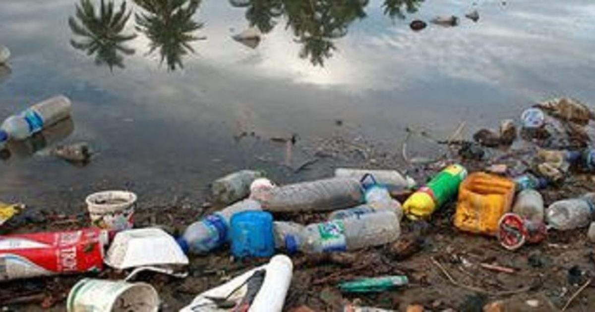 O Brasil produz 10,5 milhões de toneladas de lixo plástico ao ano (Foto ONU: Martine Perret/Direitos Reservados)