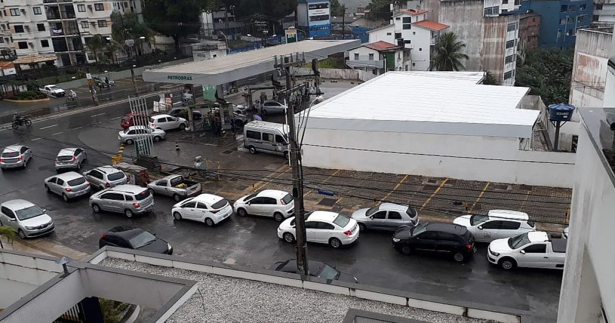 Em Salvador, a corrida pela gasolina continua (Foto: Bruno Wendel/CORREIO)