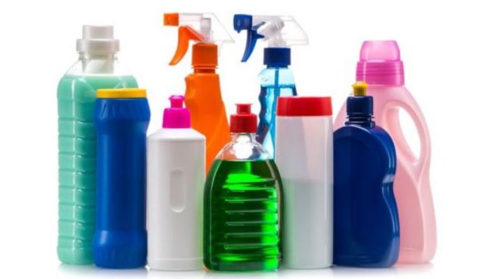 Ainda que autoridades sanitárias concordem que podem fazer mal à saúde, produtos químicos seguem presentes em nossas vidas (Foto: Reprodução/BBC Mundo)