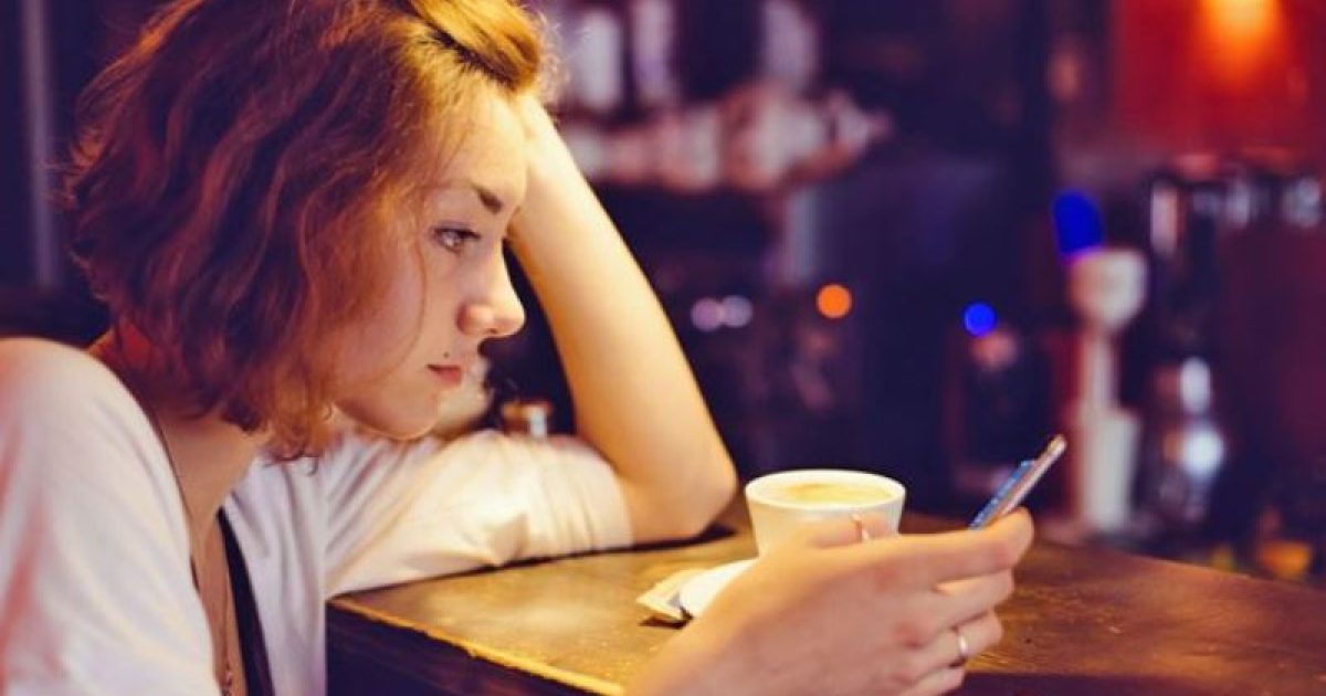 Estudo, realizado por universidade na Dinamarca, sugere que uso excessivo de redes sociais pode desencadear sentimentos de inveja (Foto: Reprodução/BBC Brasil)