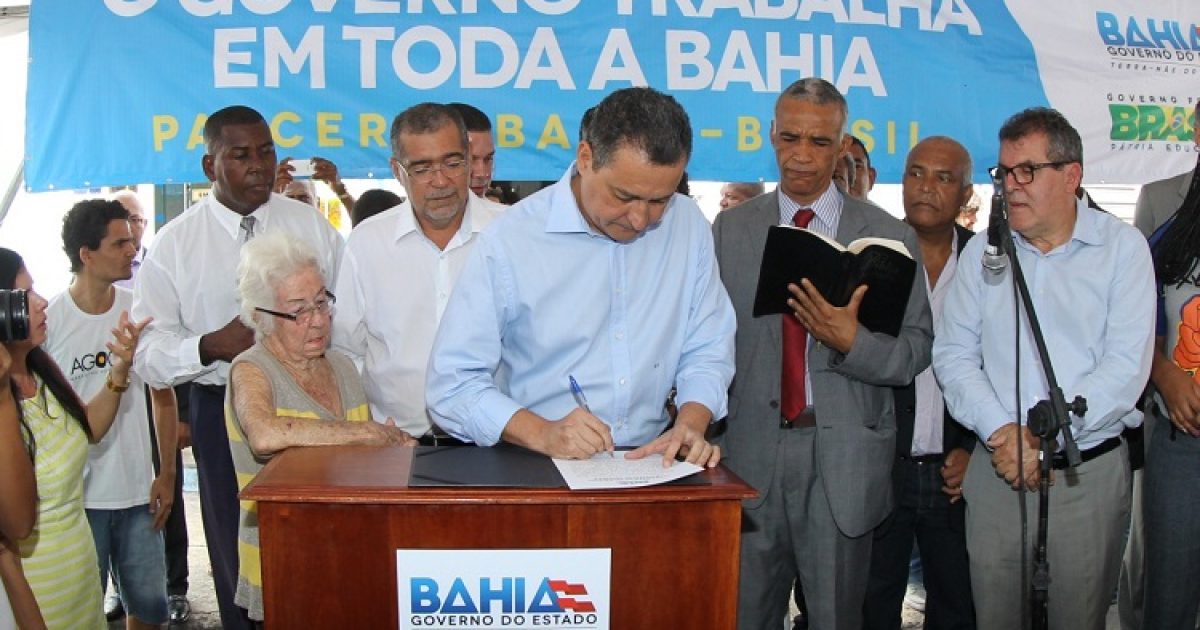 O governador Rui Costa assinou na manhã desta segunda-feira (27) a ordem de serviço 
Foto: Agecom GovBA