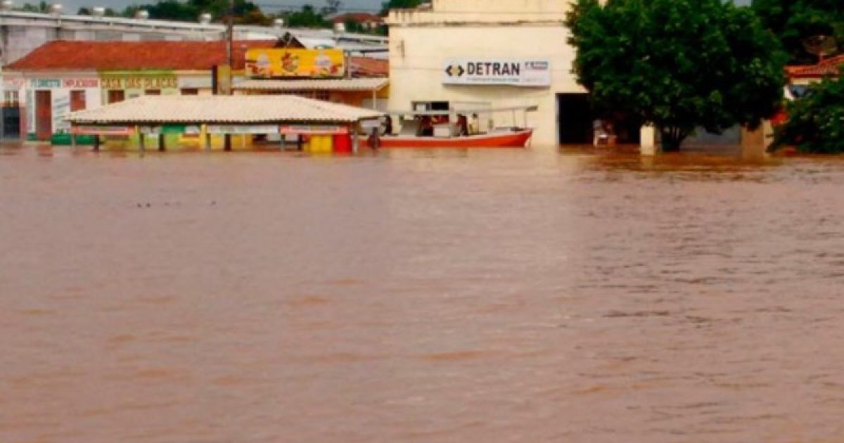 Ruas de Santa Maria da Vitória estão inundadas. Foto: Divulgação/Correios