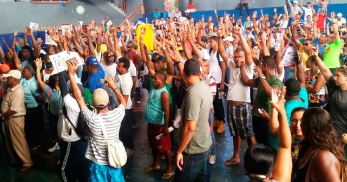 Servidores municipais em assembleia nesta sexta-feira (15), em Salvador. (Foto: Divulgação/Sindseps)