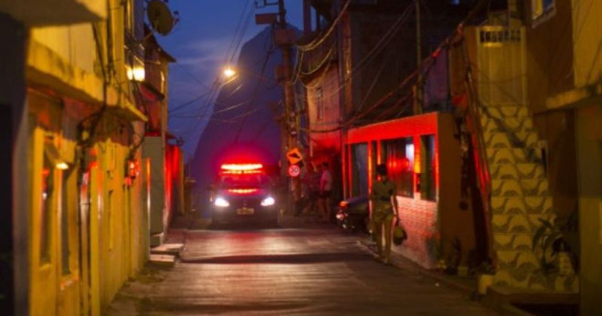 Sensação de segurança do brasileiro ao sair de casa à noite é muito mais baixa do que em outros países. Foto: Reprodução/BBC Brasil