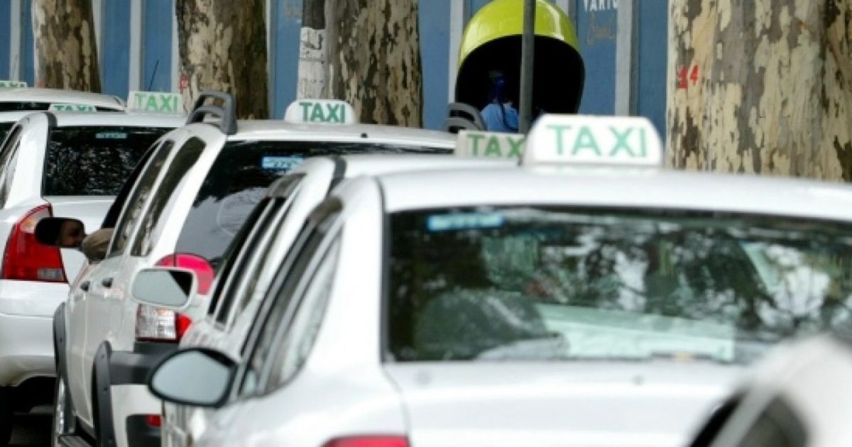 Nova modalidade prevê a contratação de táxis para o atendimento das demandas do serviço público (Foto: Reprodução/Jornal O Executivo)