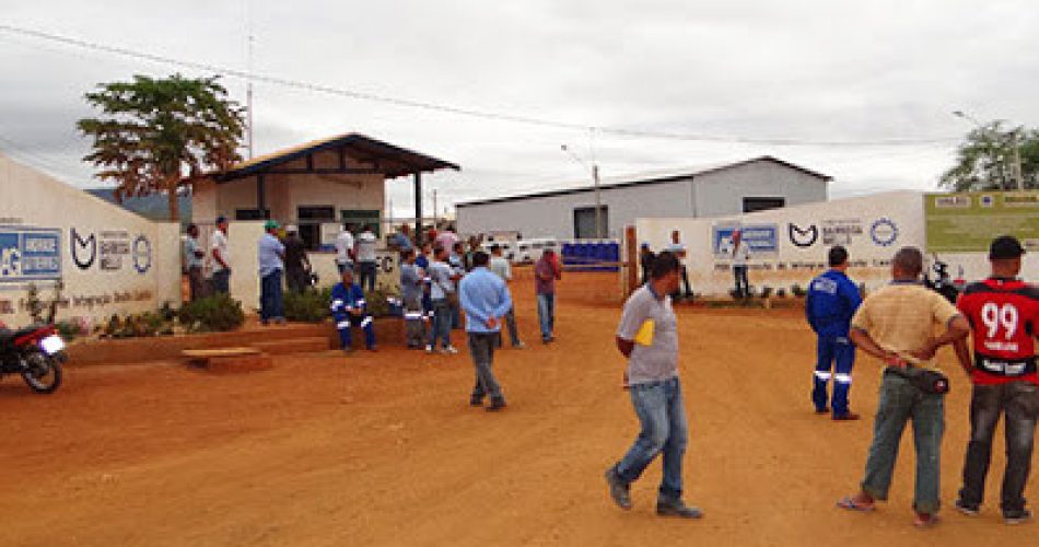 A assessoria de comunicação  afirmou que as demissões acontecem para a realização de adequações ao ritmo de produção (Foto: Reprodução / Brumado Notícias)