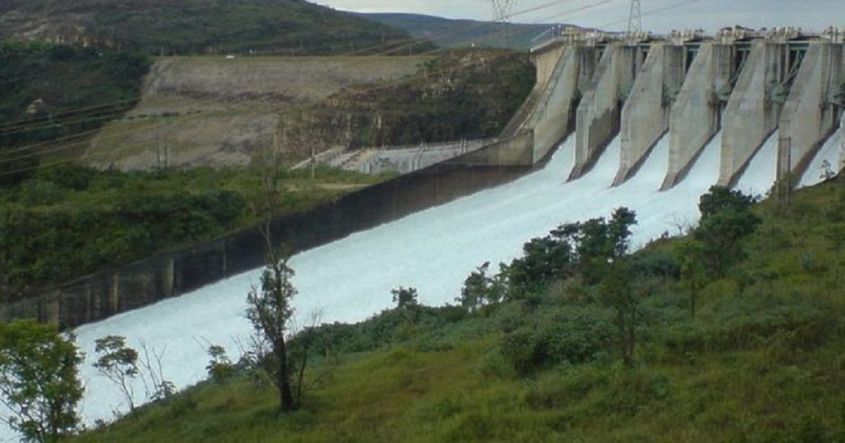 Uma das empresas subsidiárias da Eletrobras, a Furnas opera doze usinas hidrelétricas (Foto: Wikimedia Commons)