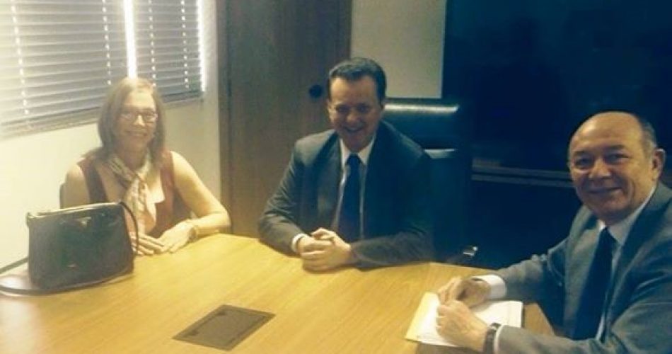 Fátima Nunes e  José Nunes durante reunião com o Ministro das Cidades, Gilberto Kassab
(Foto: Reprodução / Assessoria)